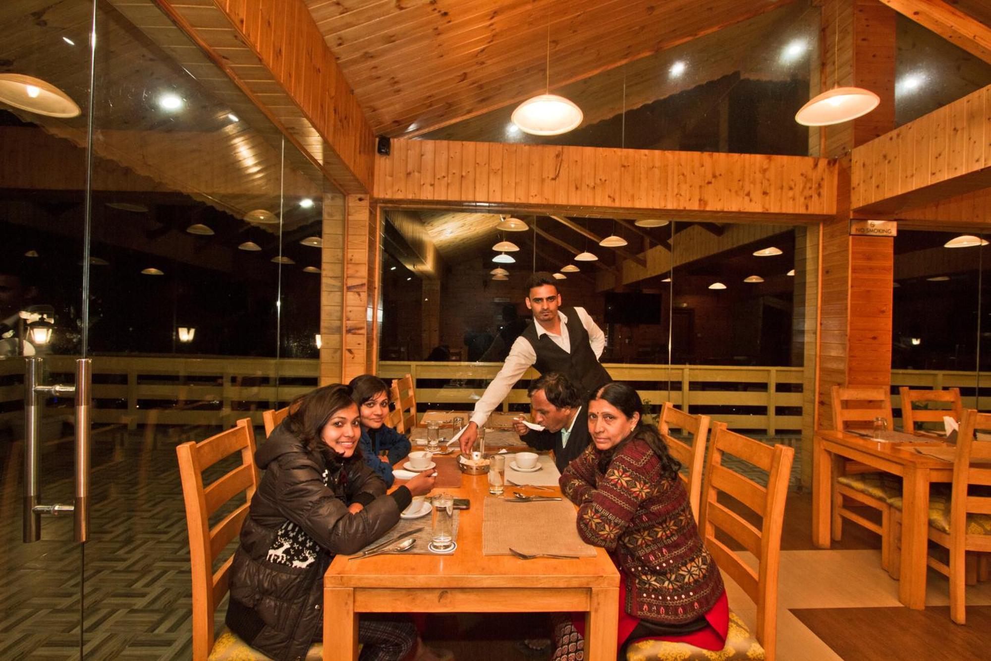 Vivaan The Sunrise Resort Manāli Extérieur photo