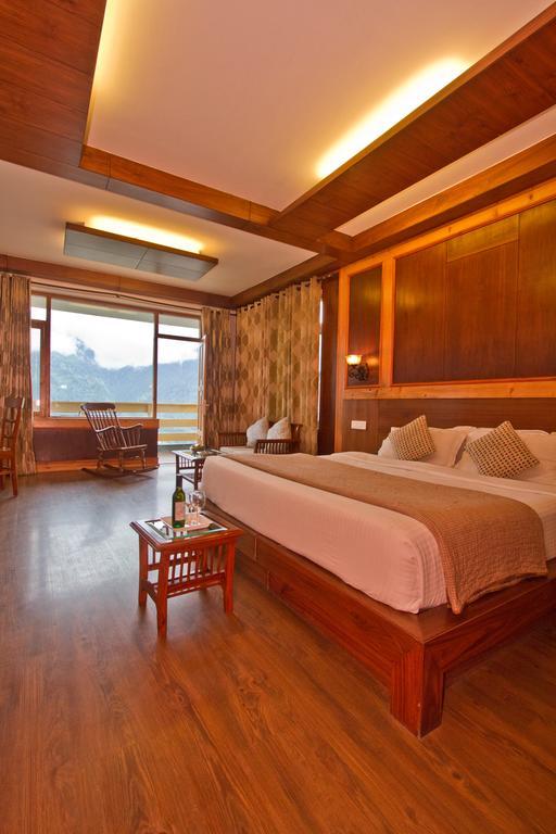 Vivaan The Sunrise Resort Manāli Extérieur photo
